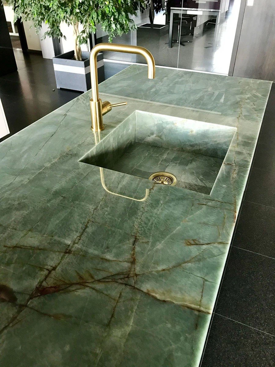 Emerald Green Quartzite Countertop Emerald Green Quartzite Countertop