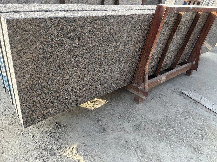 Ocre Itabira Granite Slab 02.jpg