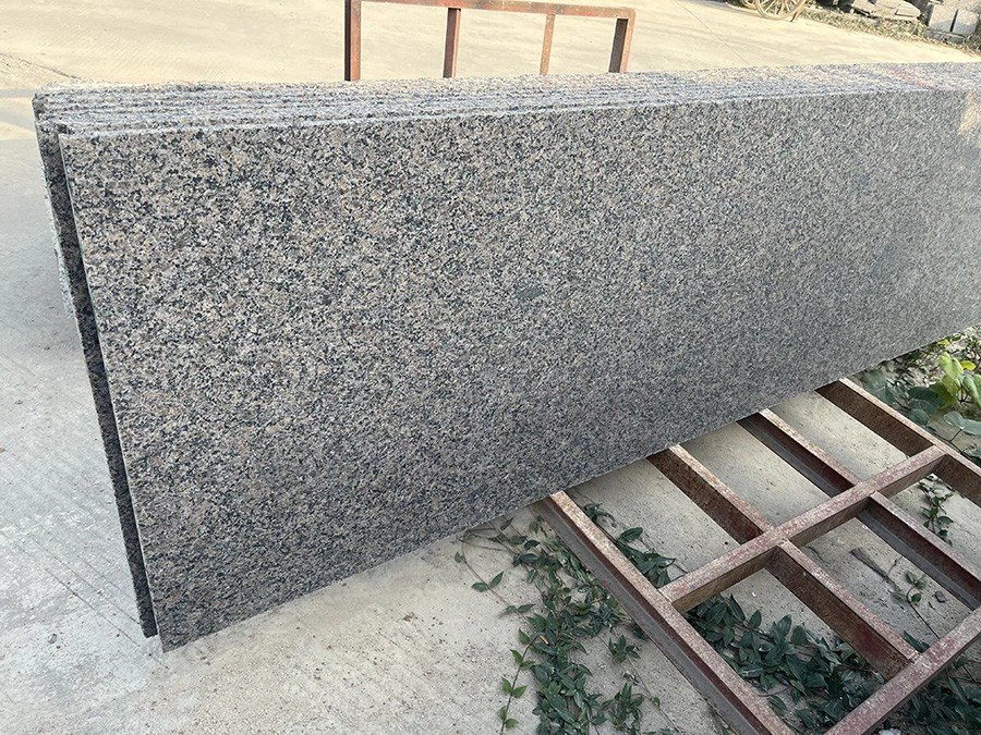 Ocre Itabira Granite Slab 04.jpg