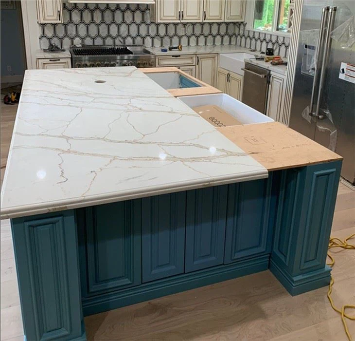 Calacatta Gold Vein Quartz Dining Table