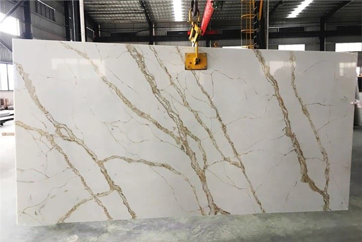 Calacatta Gold Vein Quartz Slab
