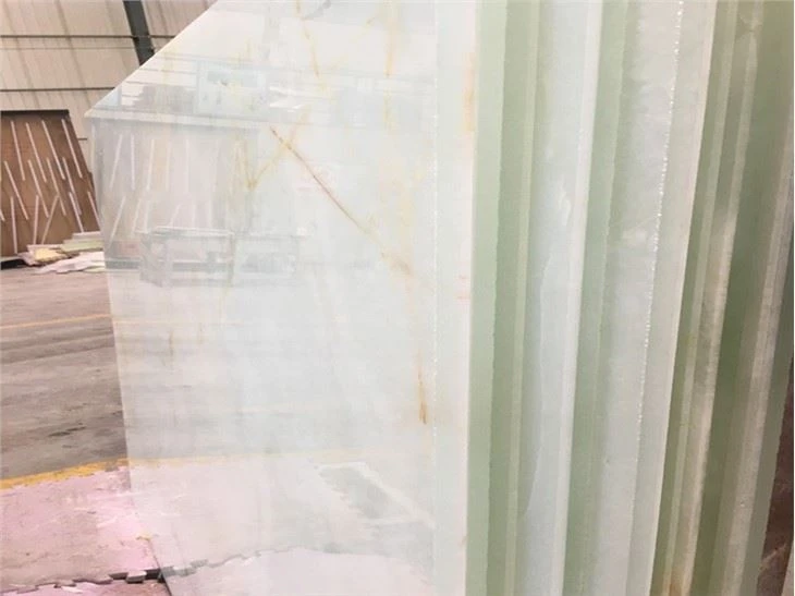 Snow White Onyx Laminated Glass