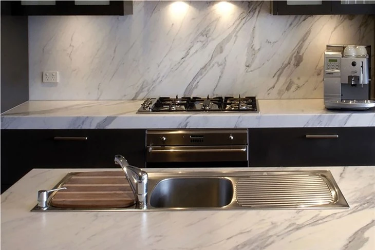 Calacatta Ondulato Marble Kitchen