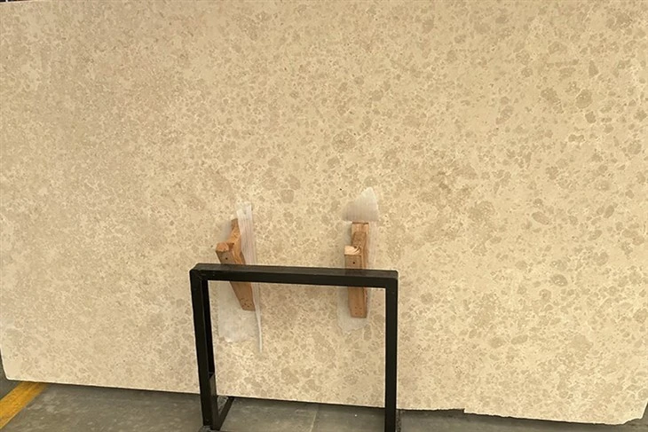 Jura Beige Honed Slab 01