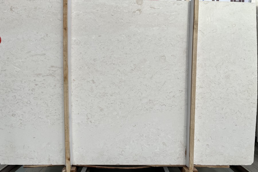 Crema Luna Limestone Honed Slab Crema Luna Limestone Honed Slab