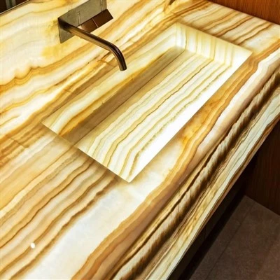 Onice Ivory